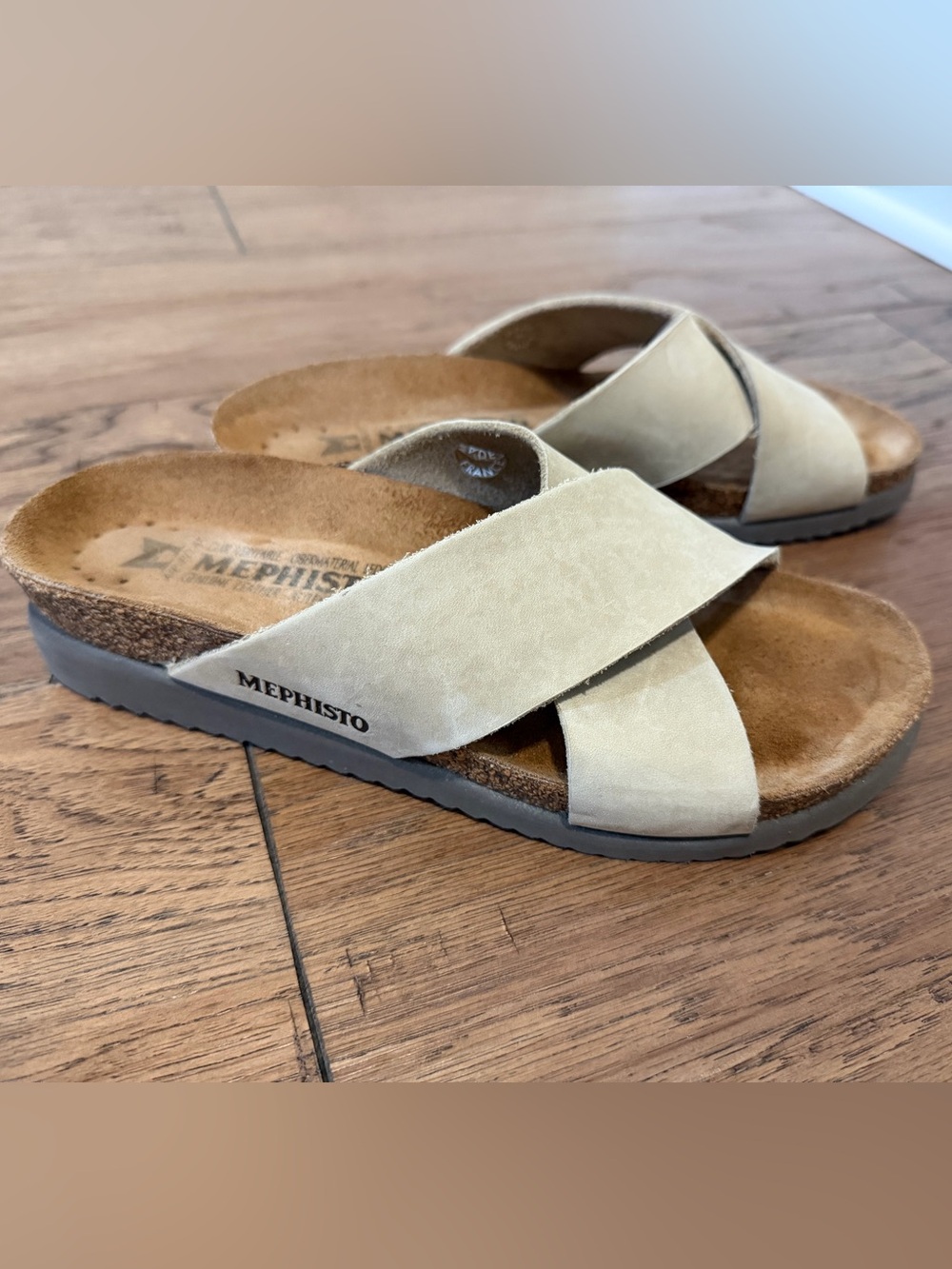 Mephisto Light Beige Suede Cross-Strap Sandals size 39